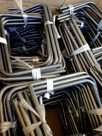 21-丸パイプ（鉄）　コの字曲げ+穴あけ