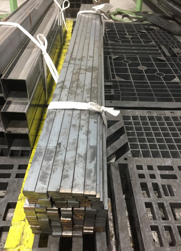 211-鋼材（FB）9ｘ19　端切なしの4等分切