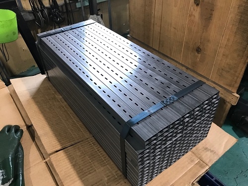 332-40面スリット