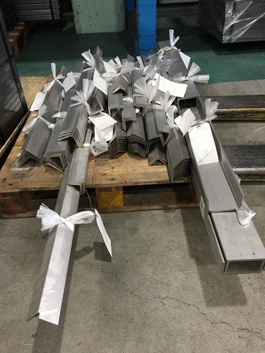 ステンレス形鋼切断